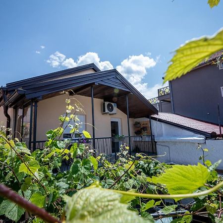 Self Check-In Apartment With Jacuzzi Mostar Exteriör bild
