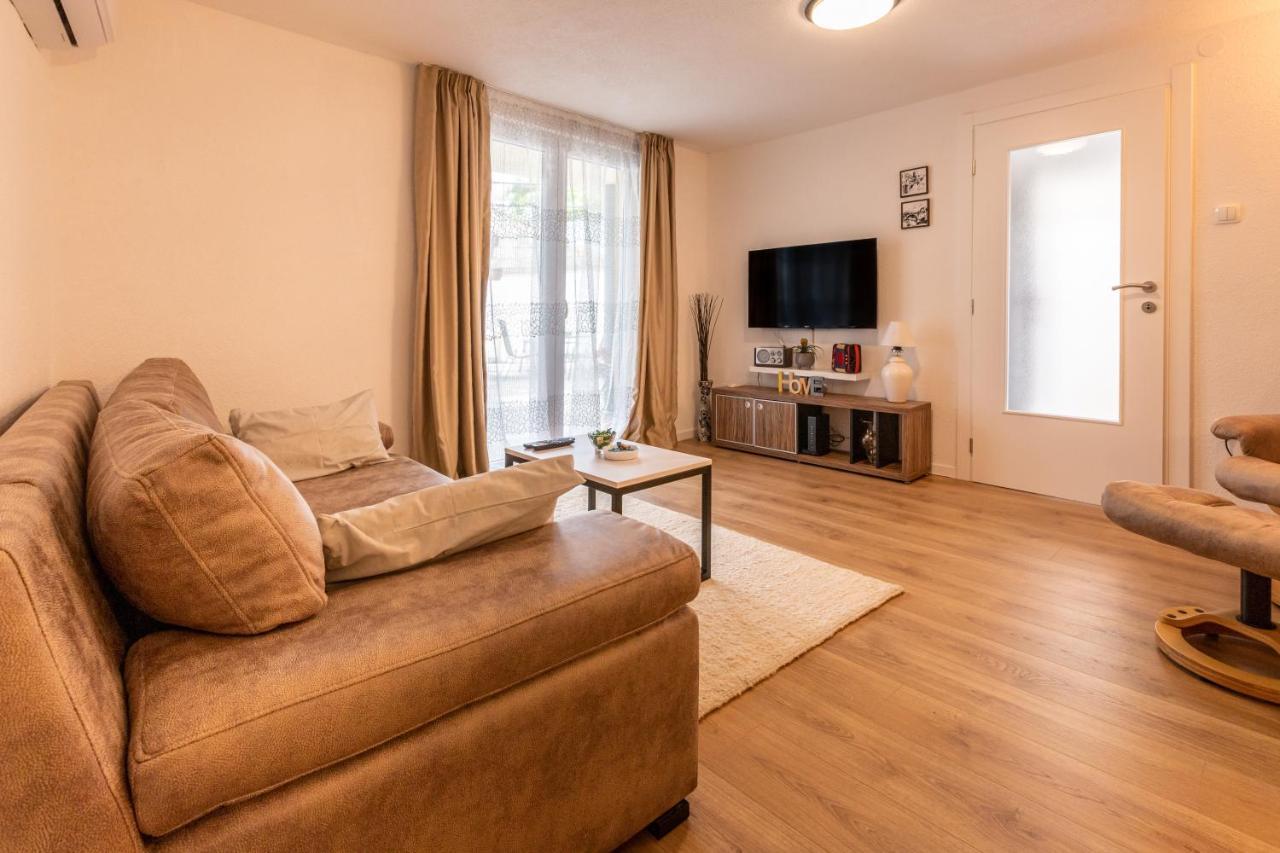 Self Check-In Apartment With Jacuzzi Mostar Exteriör bild