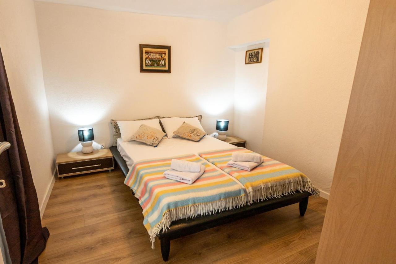 Self Check-In Apartment With Jacuzzi Mostar Exteriör bild