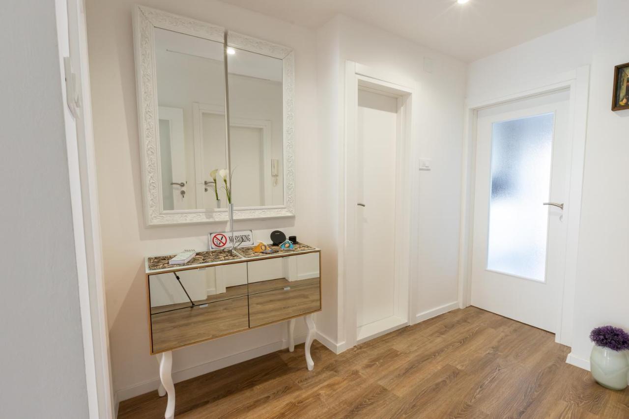 Self Check-In Apartment With Jacuzzi Mostar Exteriör bild