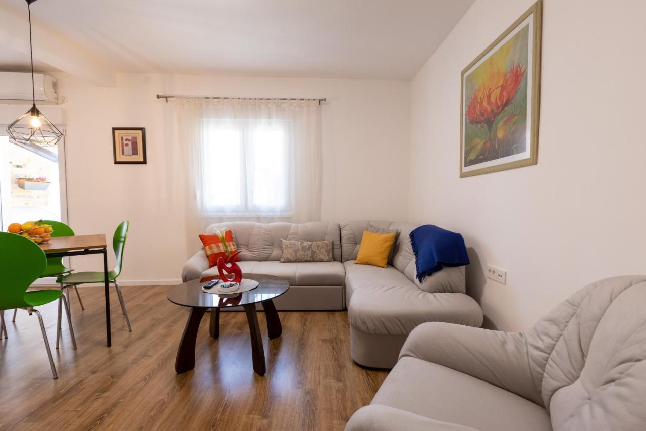 Self Check-In Apartment With Jacuzzi Mostar Exteriör bild