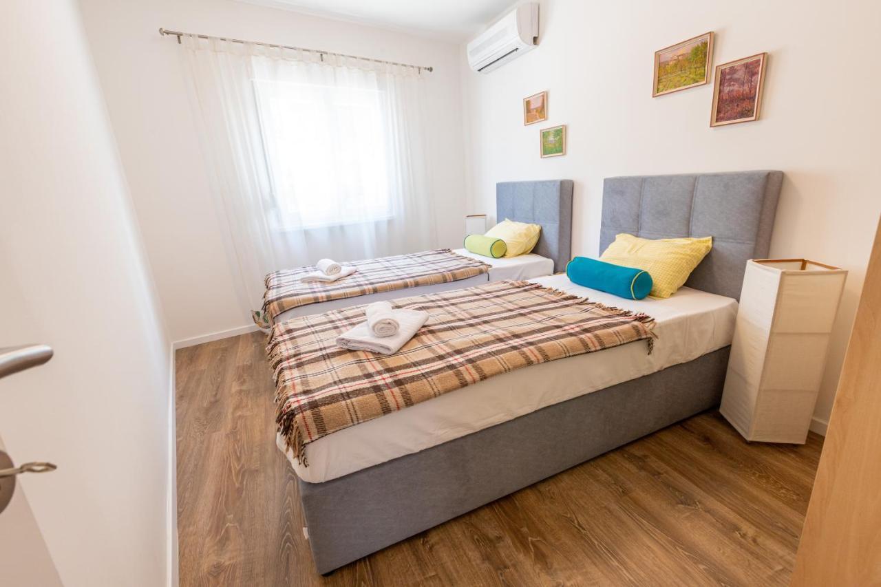 Self Check-In Apartment With Jacuzzi Mostar Exteriör bild
