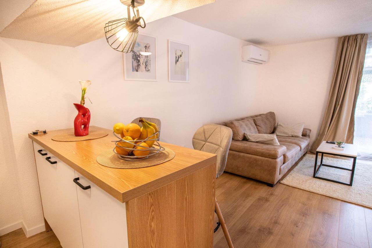 Self Check-In Apartment With Jacuzzi Mostar Exteriör bild